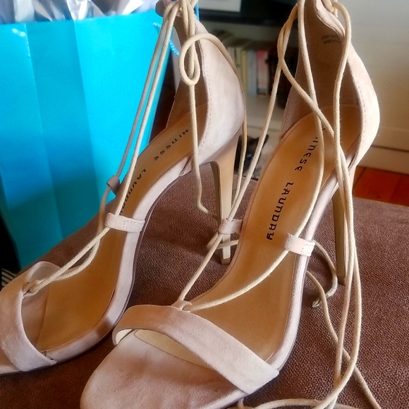 Wrap around Heels - Picture 7 of 7